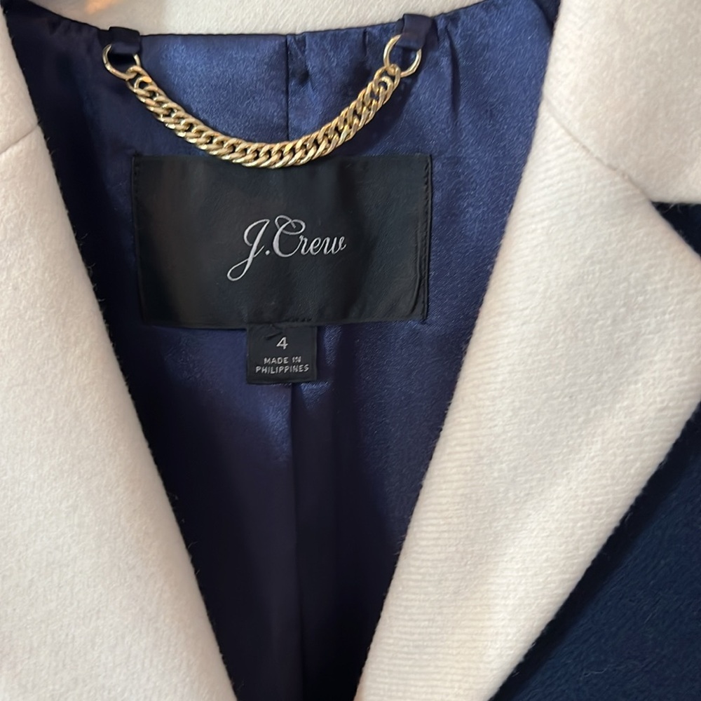 J. Crew Topcoat with contrast lapel in double-serge wool Color: NAVY Size: 4 - Picture 3 of 10